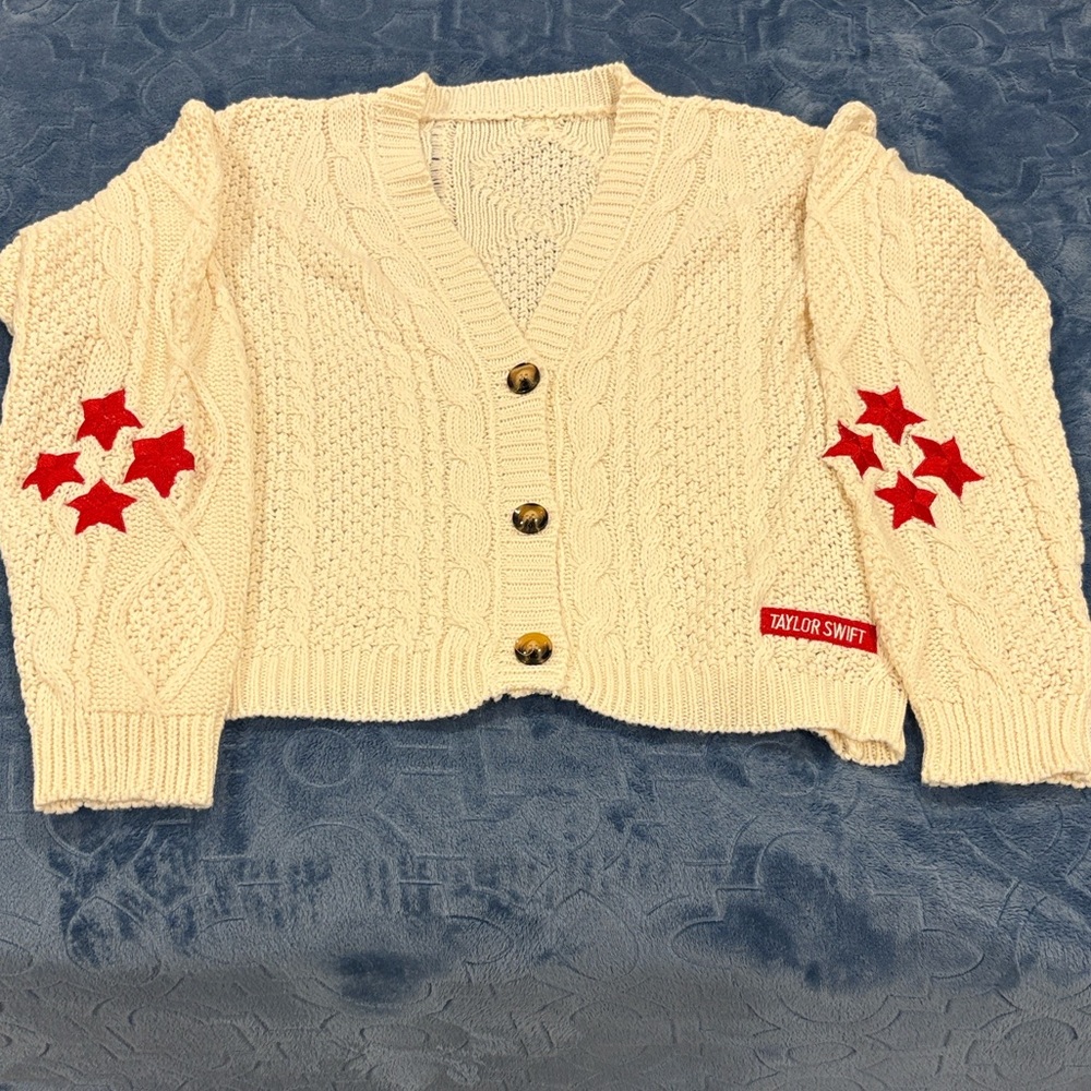 Shoptown Boutique Red Holiday Cardigan size large
